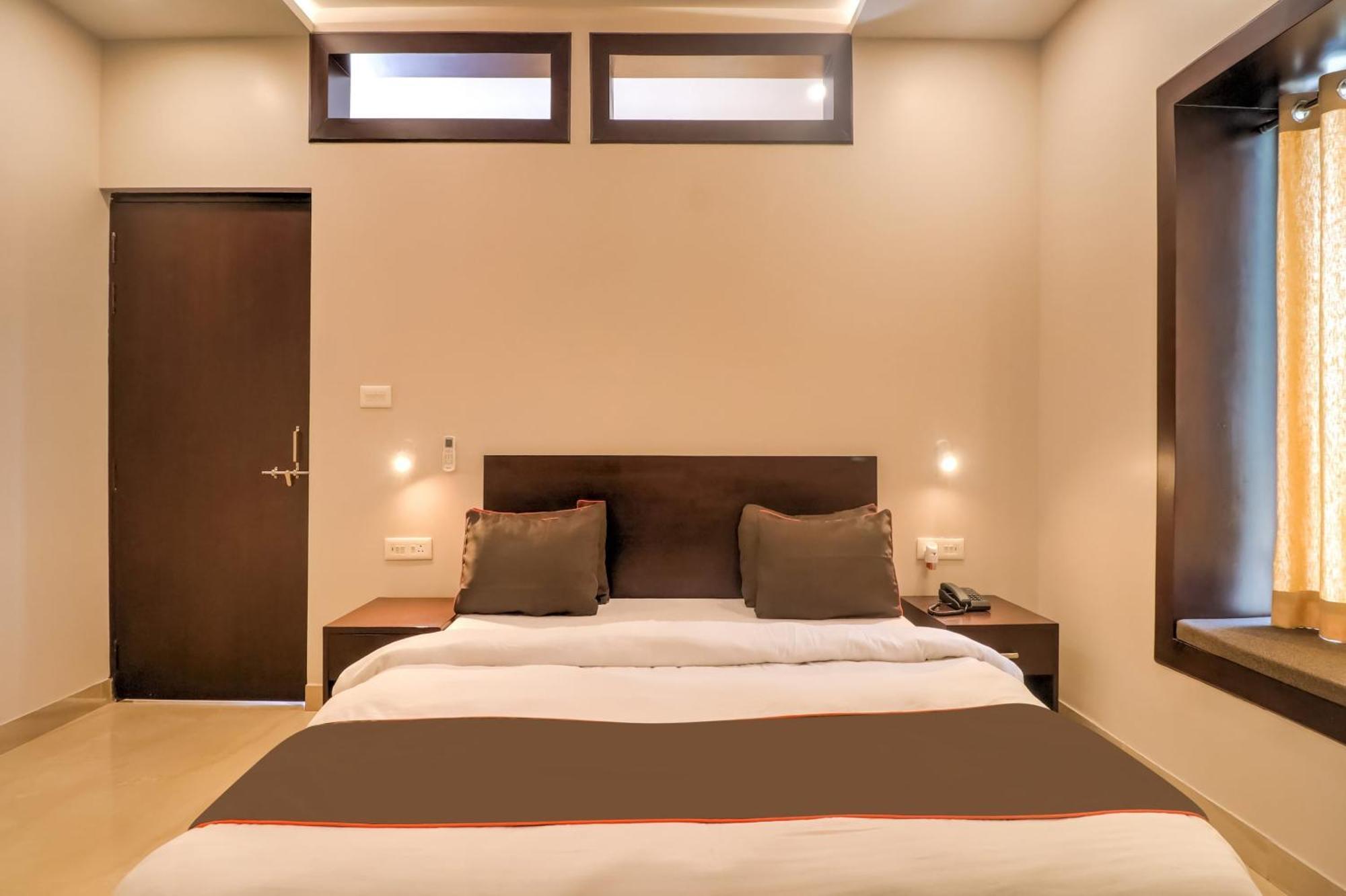 Townhouse Amaraa Farms Near Lulu Hypermarket Lucknow Esterno foto