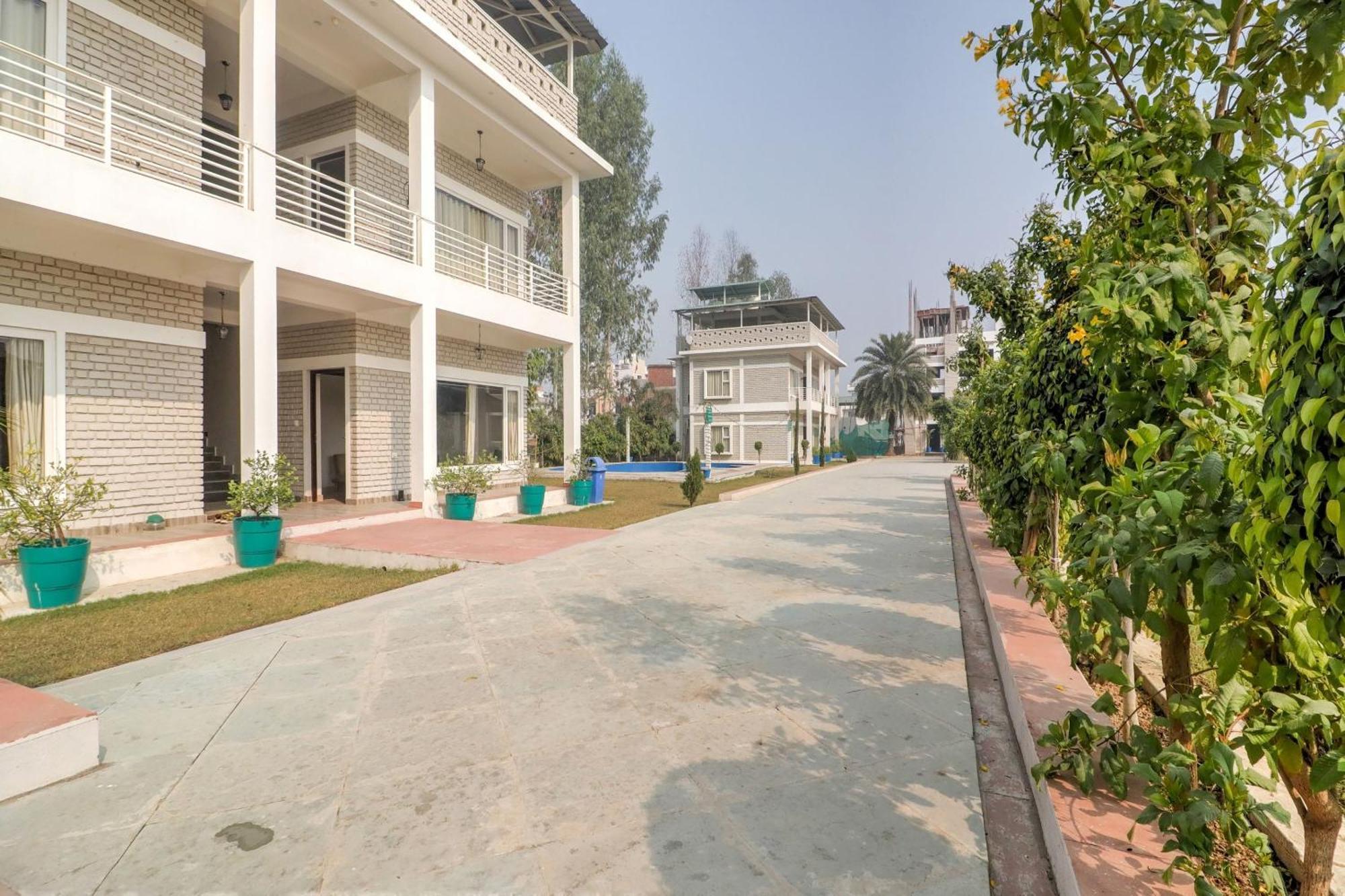 Townhouse Amaraa Farms Near Lulu Hypermarket Lucknow Esterno foto