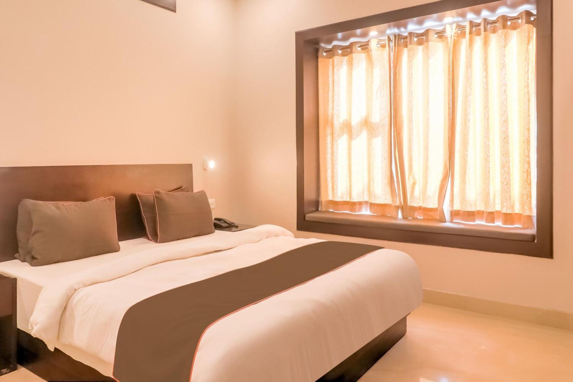 Townhouse Amaraa Farms Near Lulu Hypermarket Lucknow Esterno foto