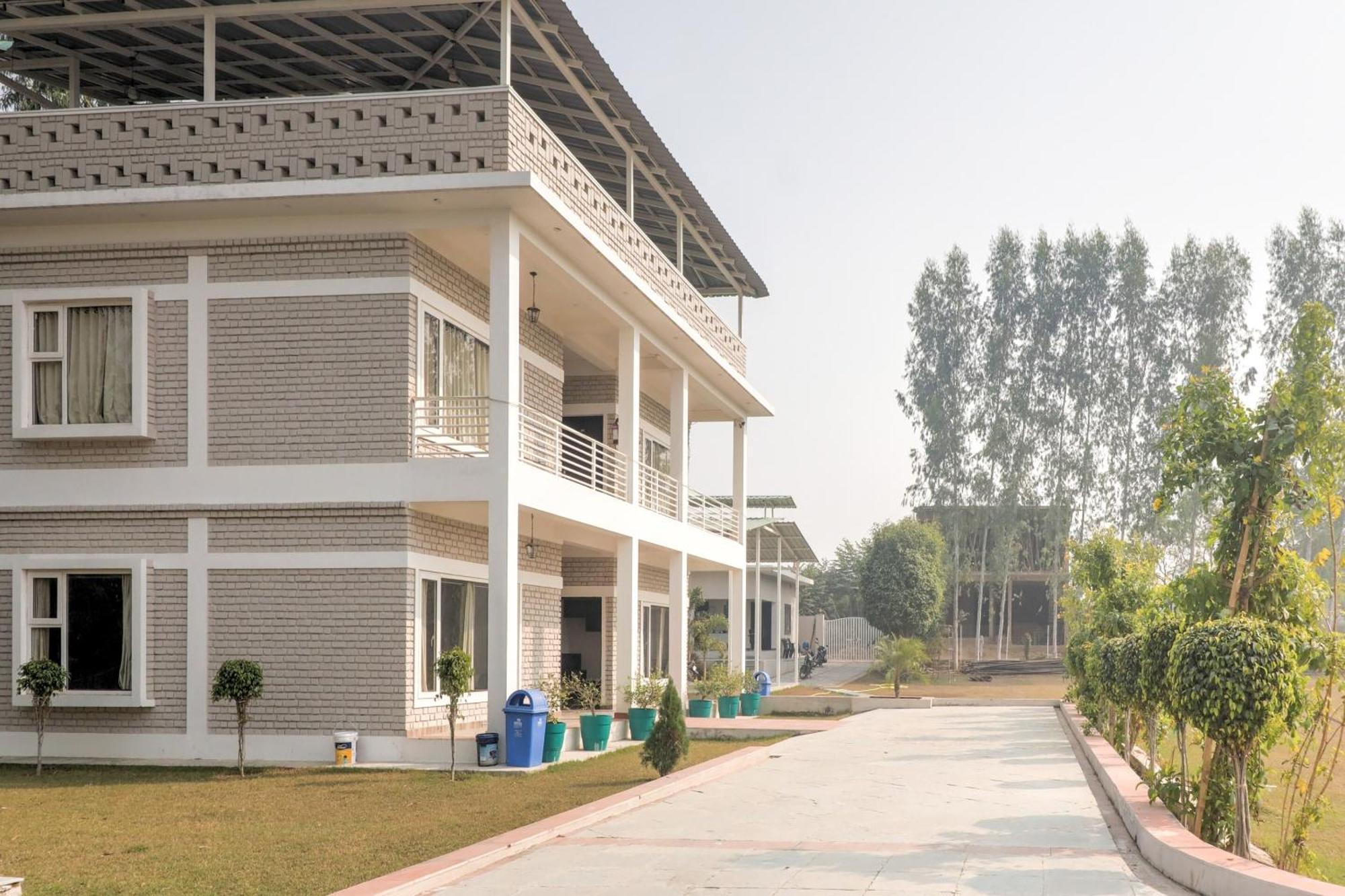Townhouse Amaraa Farms Near Lulu Hypermarket Lucknow Esterno foto