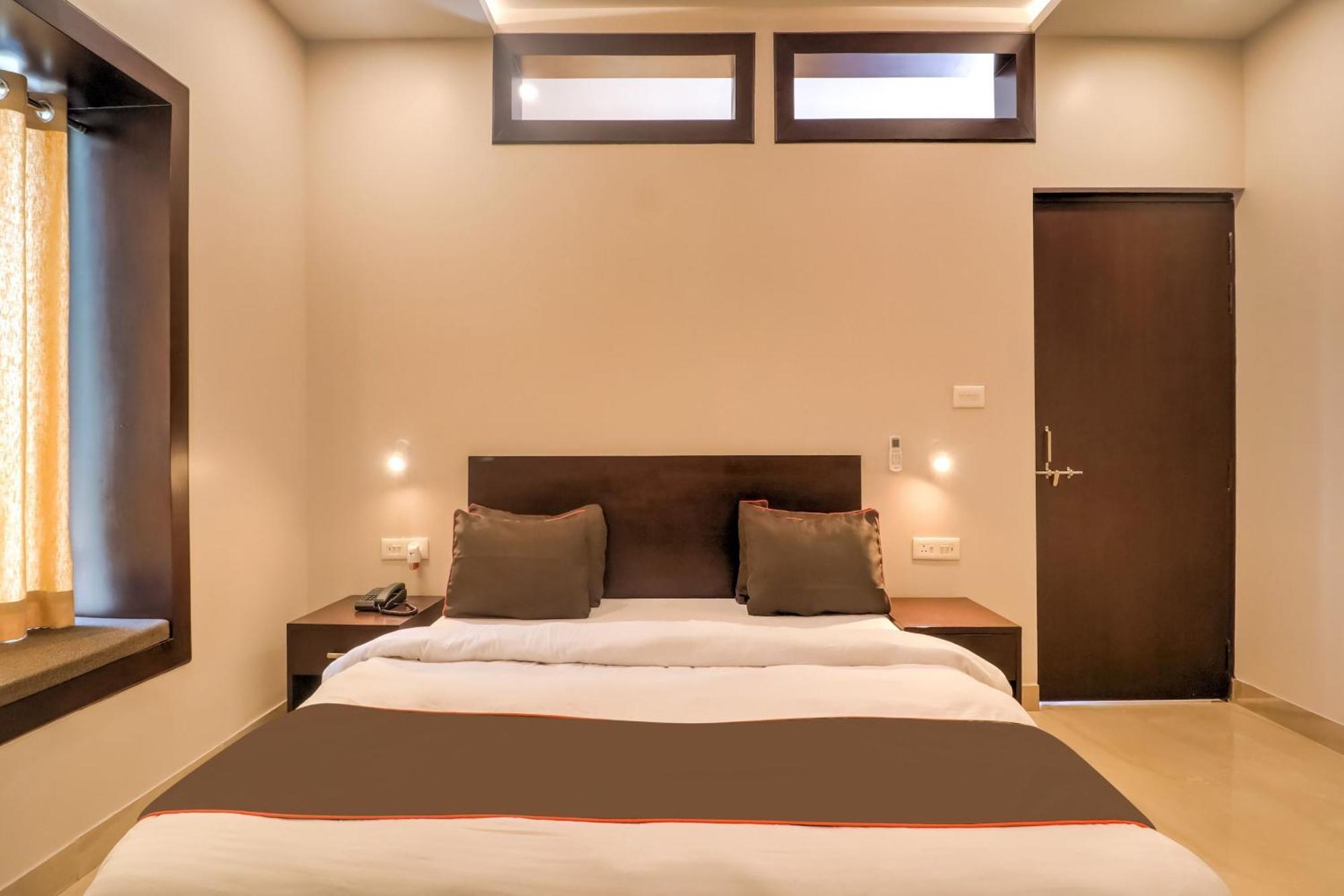Townhouse Amaraa Farms Near Lulu Hypermarket Lucknow Esterno foto